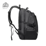 تصویر اختصاصی از نمای کناری کوله‌پشتی بنج کد ۱۹۰۵ در رنگ مشکی