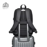 تصویر اختصاصی از قابلیت اتصال به دستهٔ چمدان کوله‌پشتی بنج کد ۱۹۲۱ در رنگ مشکی