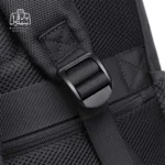 تصویر اختصاصی از جزئیات کوله‌پشتی بنج کد ۱۹۲۲ در رنگ مشکی