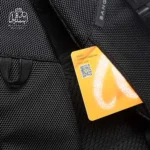 تصویر اختصاصی از جای کارتی تعبیه‌شده روی بند کوله‌پشتی بنج کد ۷۷۱۱۵ در رنگ مشکی