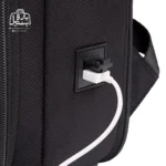 تصویر اختصاصی از پورت usb کوله‌پشتی بنج کد s۵۶ در رنگ مشکی