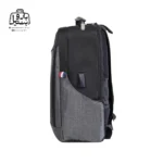 تصویر اختصاصی از نمای کناری کوله‌پشتی مونکلر کد h۳۲ در رنگ مشکی طوسی