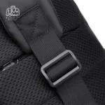 تصویر اختصاصی از جزئیات بادی‌ بگ (کراس بادی) بنج کد ۱۹۱۱ در رنگ مشکی