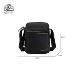 تصویر اختصاصی از نمای جلوی کیف دوشی فوور کد 2538-06 در رنگ مشکی همراه با سایزبندی