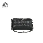 تصویر اختصاصی از نمای جلوی کیف زنانه دنیز جنوا کد ۰۰۹۲ در رنگ مشکی همراه با بند