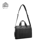 تصویر اختصاصی از نمای جلوی کیف دستی لپ‌تاپی بنج کد yz۳۵۰ همراه با بند در رنگ مشکی