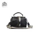 تصویر اختصاصی از نمای جلویی و بند کیف زنانه دوشی موجیتو کد ۷۶۰۱ در رنگ مشکی