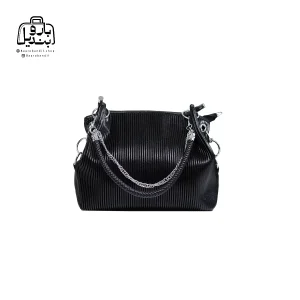 تصویر اختصاصی از نمای جلوی کیف زنانه دوشی سنتوزا کد ۹۷۲ طرح کبریتی در رنگ مشکی
